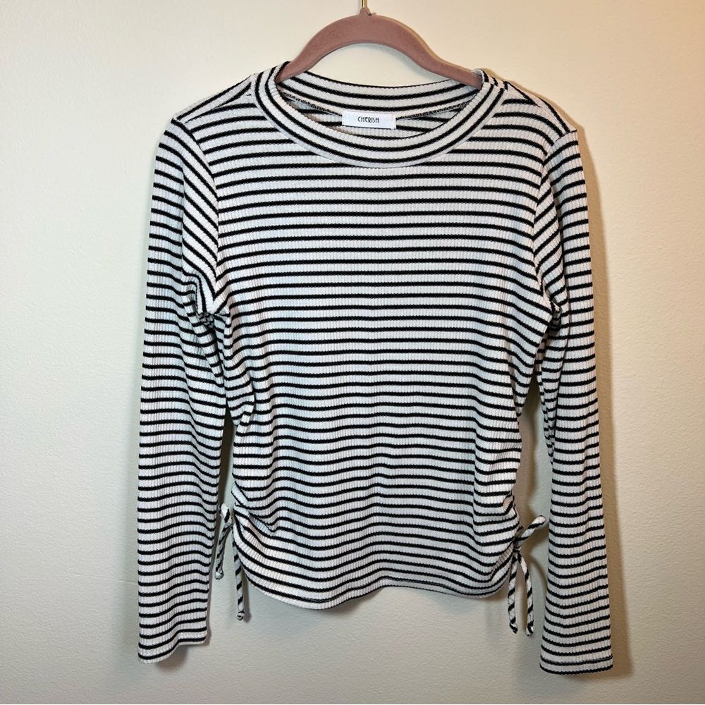 ✨ Cherish Women’s Black & White Striped Long‎ Sleeve Cinches Small